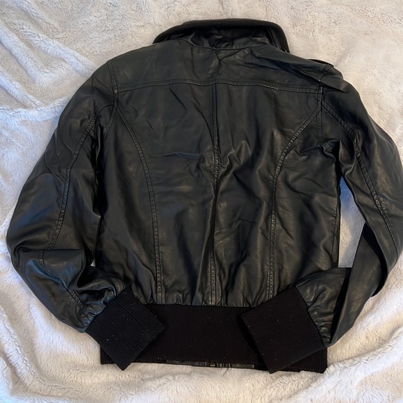 Faux leather bomber jacket size small - Picture 3 of 10